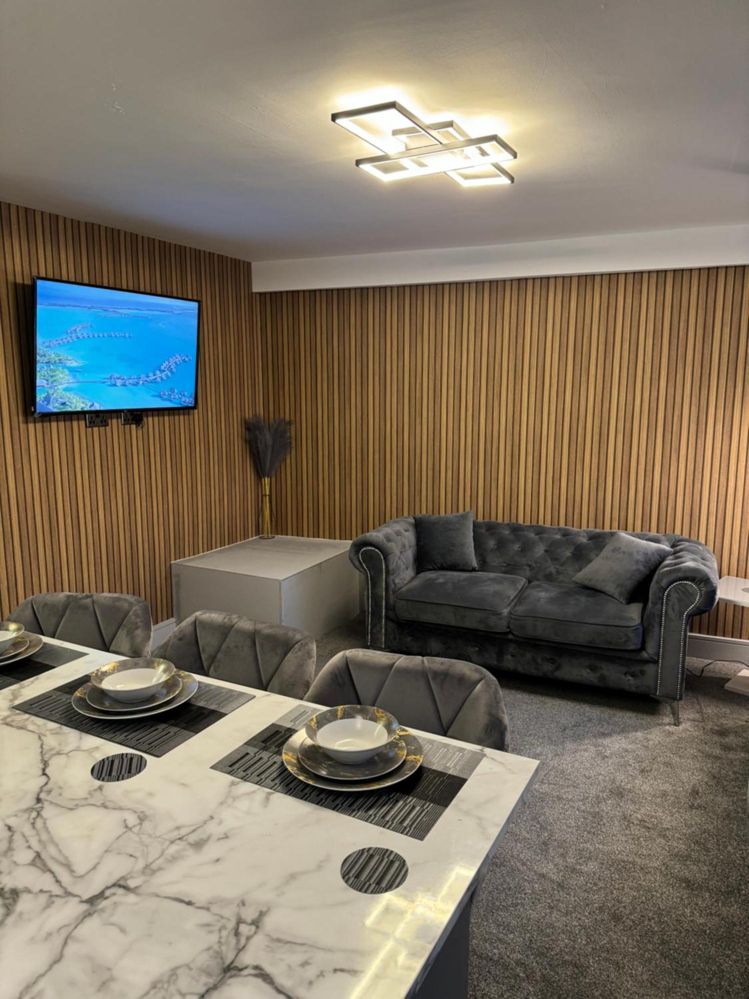 Apartment 2 Bedroom Lavish Street Sleeps 5 Netflix Harbour Location
