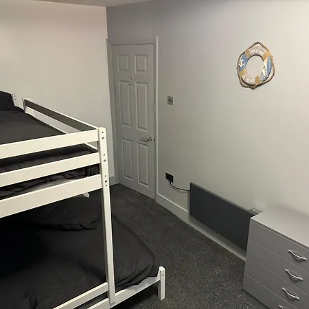 2 Bedroom Lavish Apartment Prince Street Bridlington Sleeps 5 Netflix Harbour Location Exterior photo