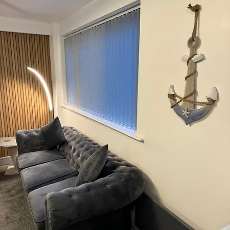 2 Bedroom Lavish Apartment Prince Street Bridlington Sleeps 5 Netflix Harbour Location Exterior photo