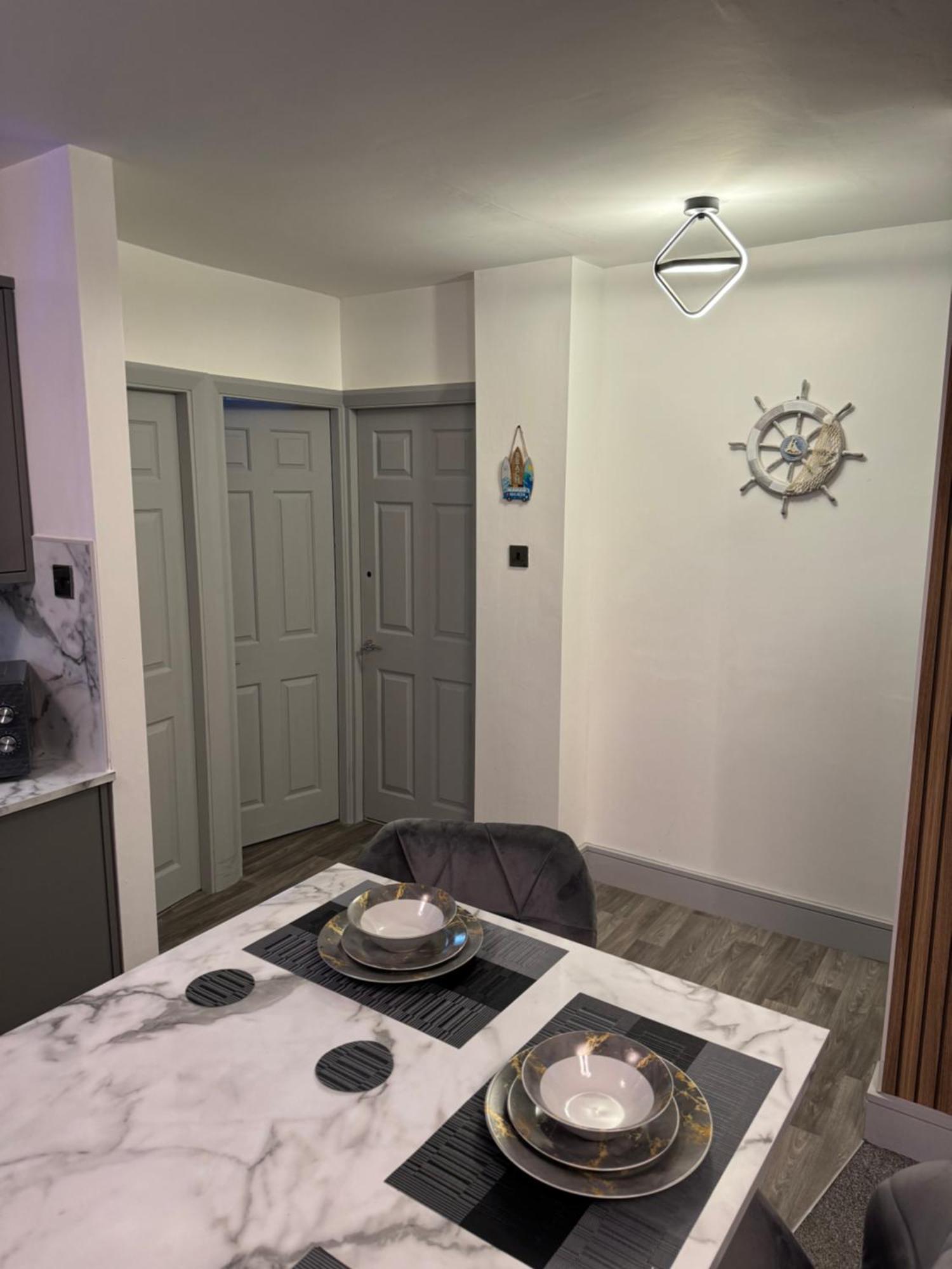 2 Bedroom Lavish Street Sleeps 5 Netflix Harbour Location Bridlington
