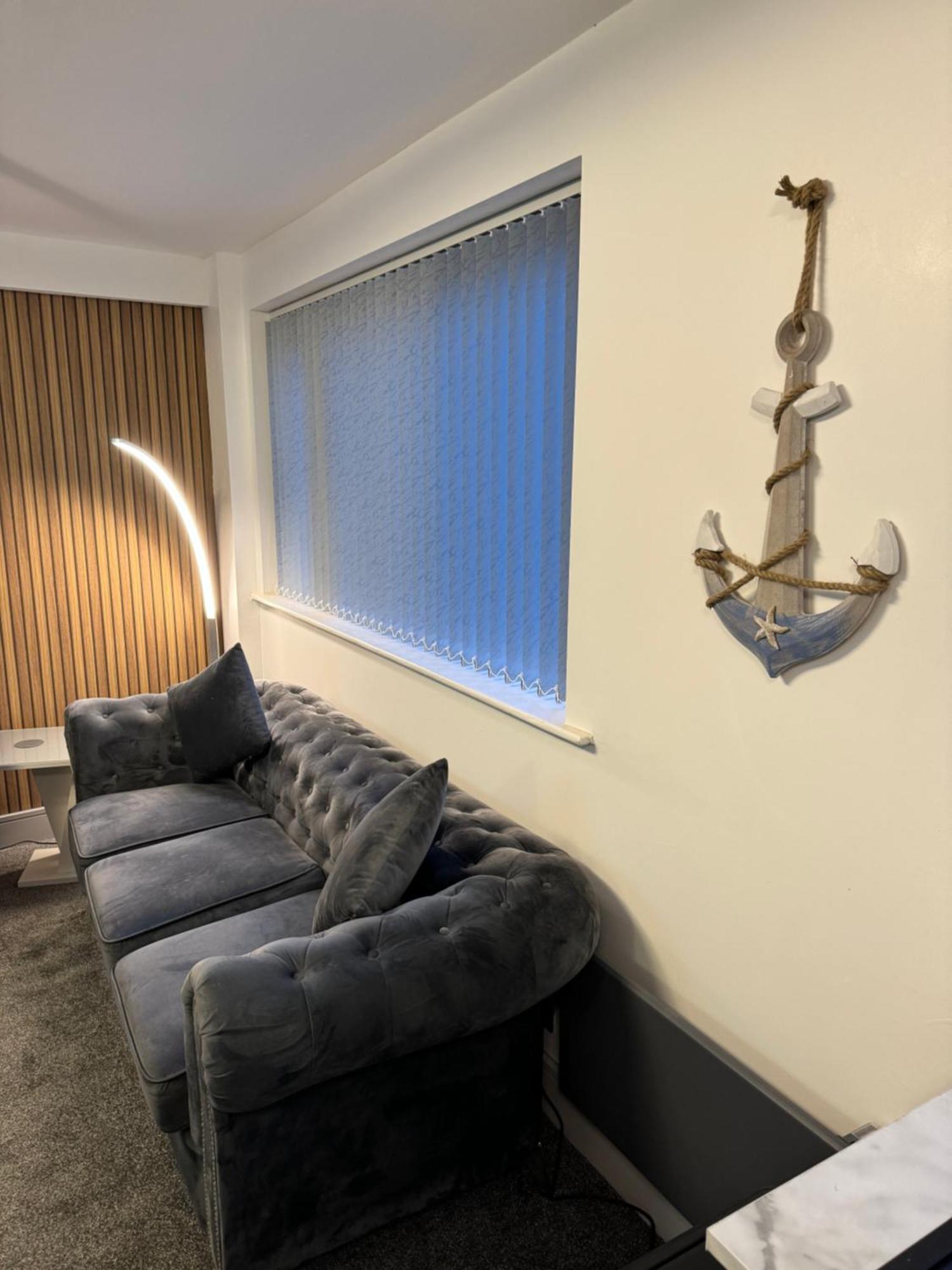 2 Bedroom Lavish Street Sleeps 5 Netflix Harbour Location Bridlington
