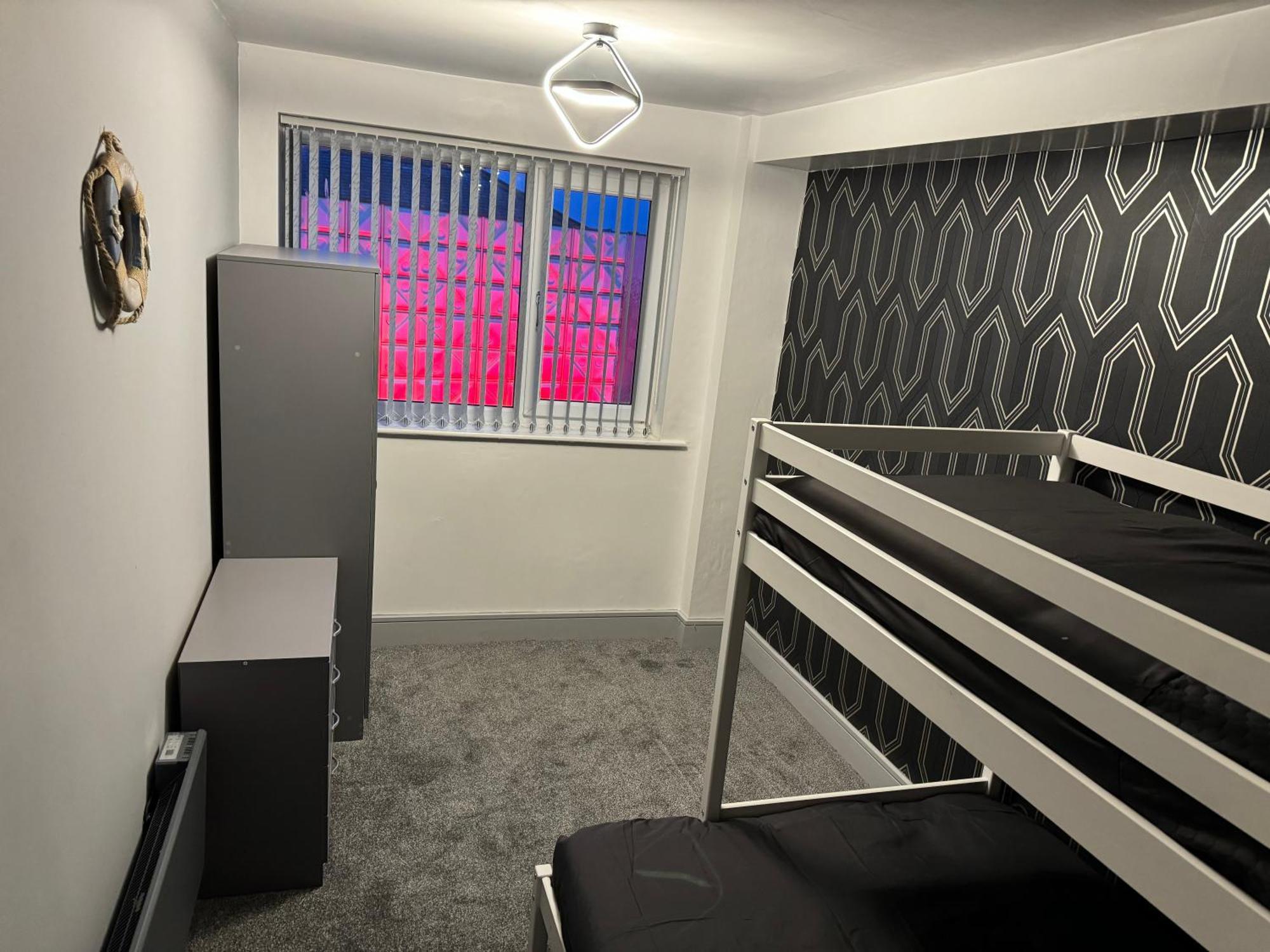 2 Bedroom Lavish Street Sleeps 5 Netflix Harbour Location Bridlington