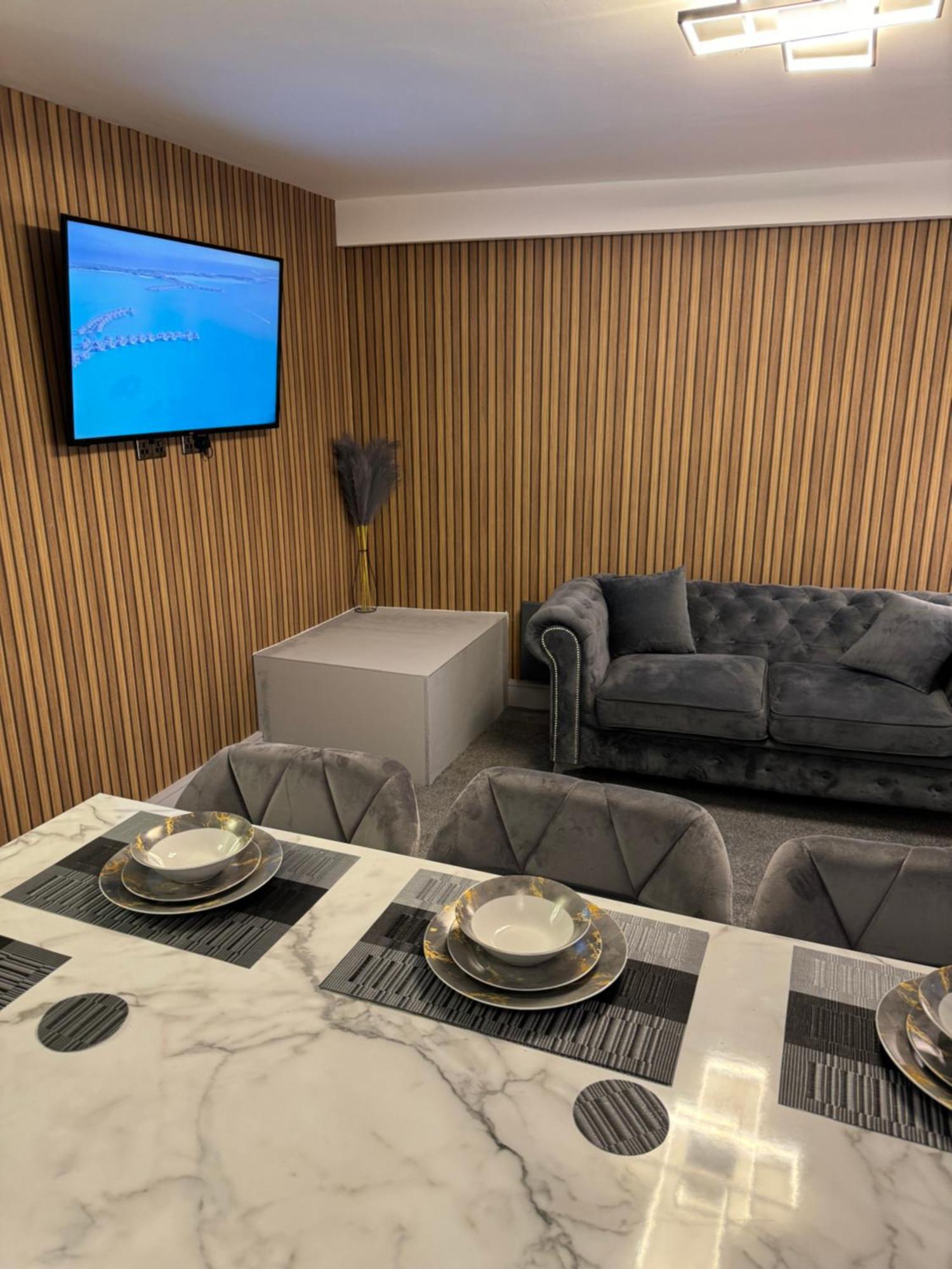 2 Bedroom Lavish Street Sleeps 5 Netflix Harbour Location *