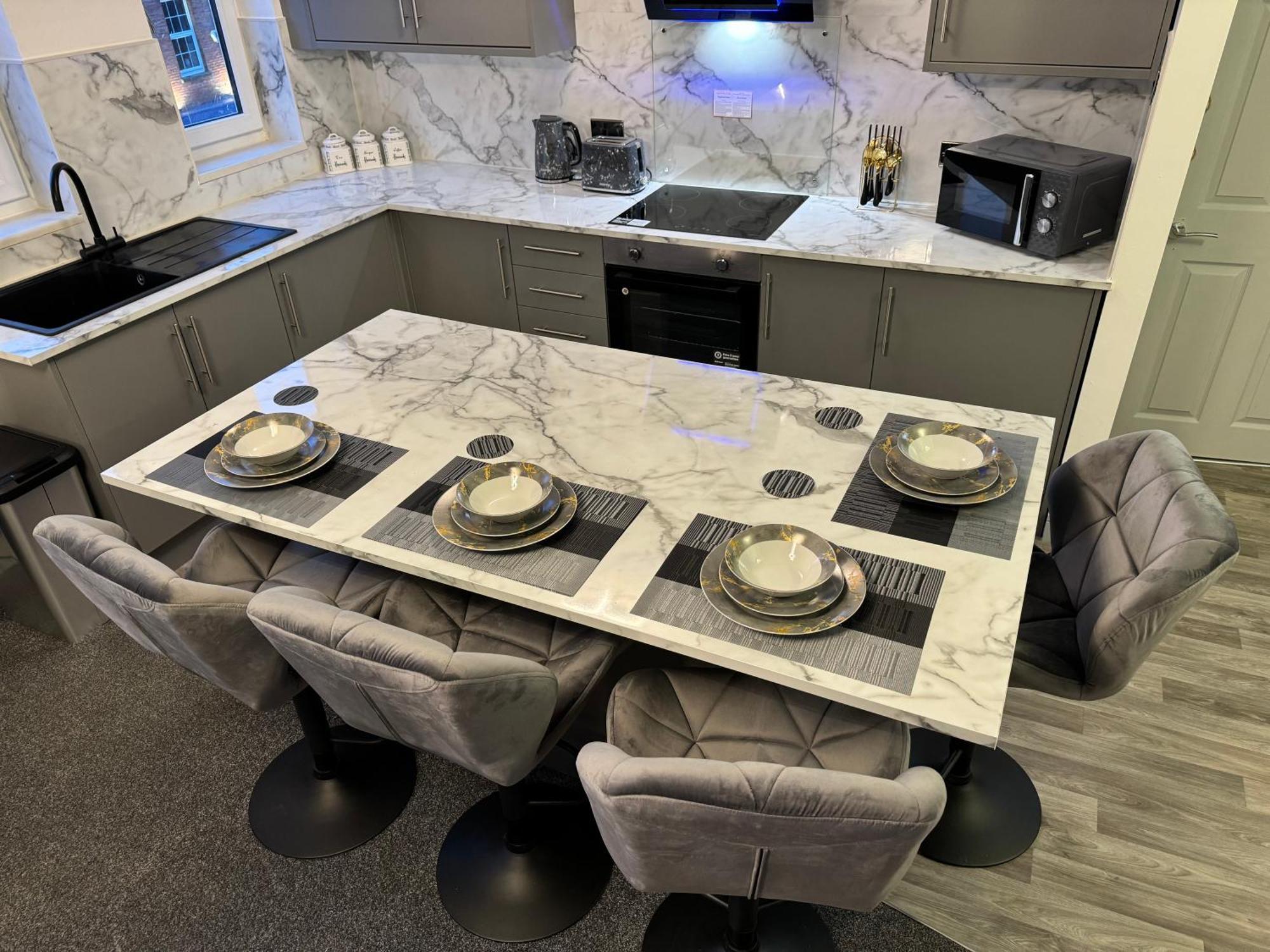 2 Bedroom Lavish Street Sleeps 5 Netflix Harbour Location Apartment