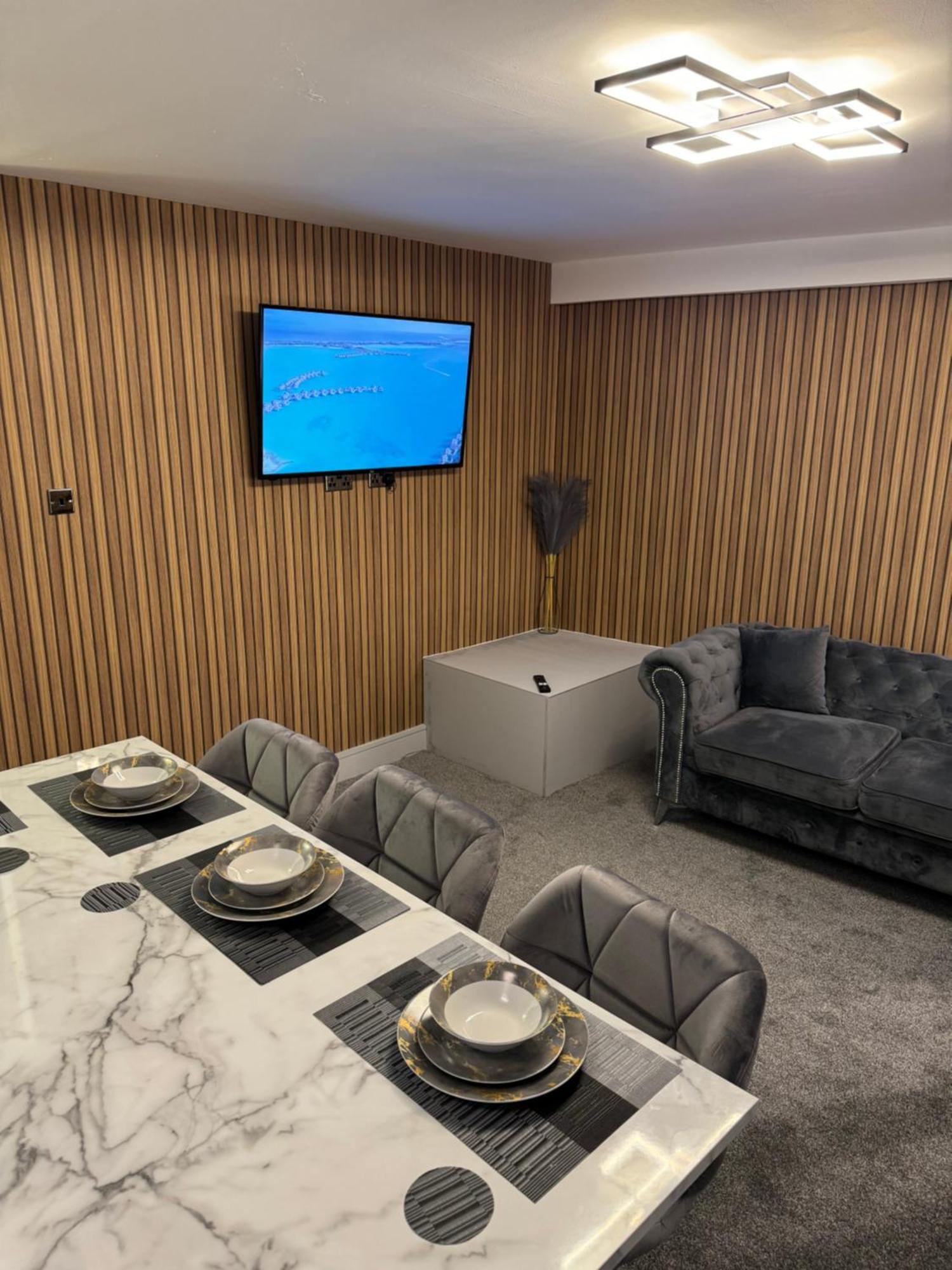 2 Bedroom Lavish Street Sleeps 5 Netflix Harbour Location Apartment *